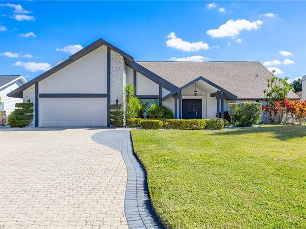 2529 Kings Lake BLVD, NAPLES, FL 34112