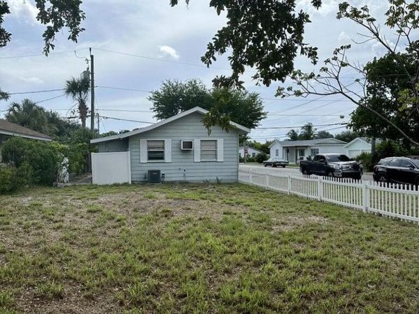 312 12th Avenue N, Lake Worth Beach, FL 33460