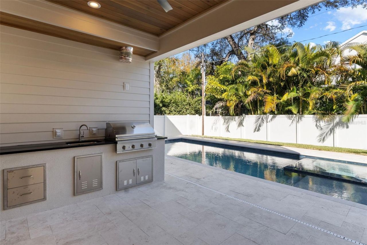 3904 Greenwood Drive, Tampa, FL 33611 Photo