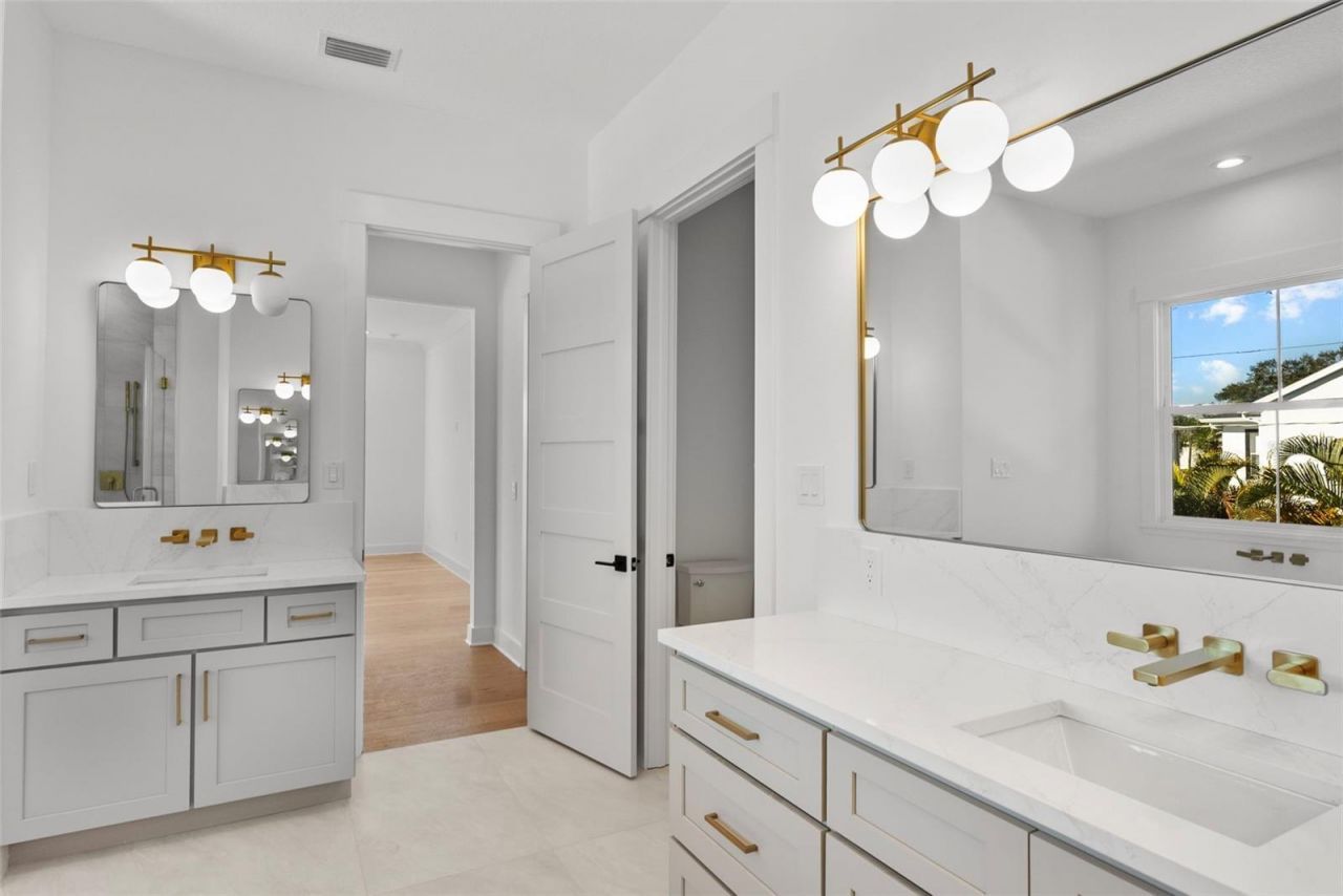 3904 Greenwood Drive, Tampa, FL 33611 Photo