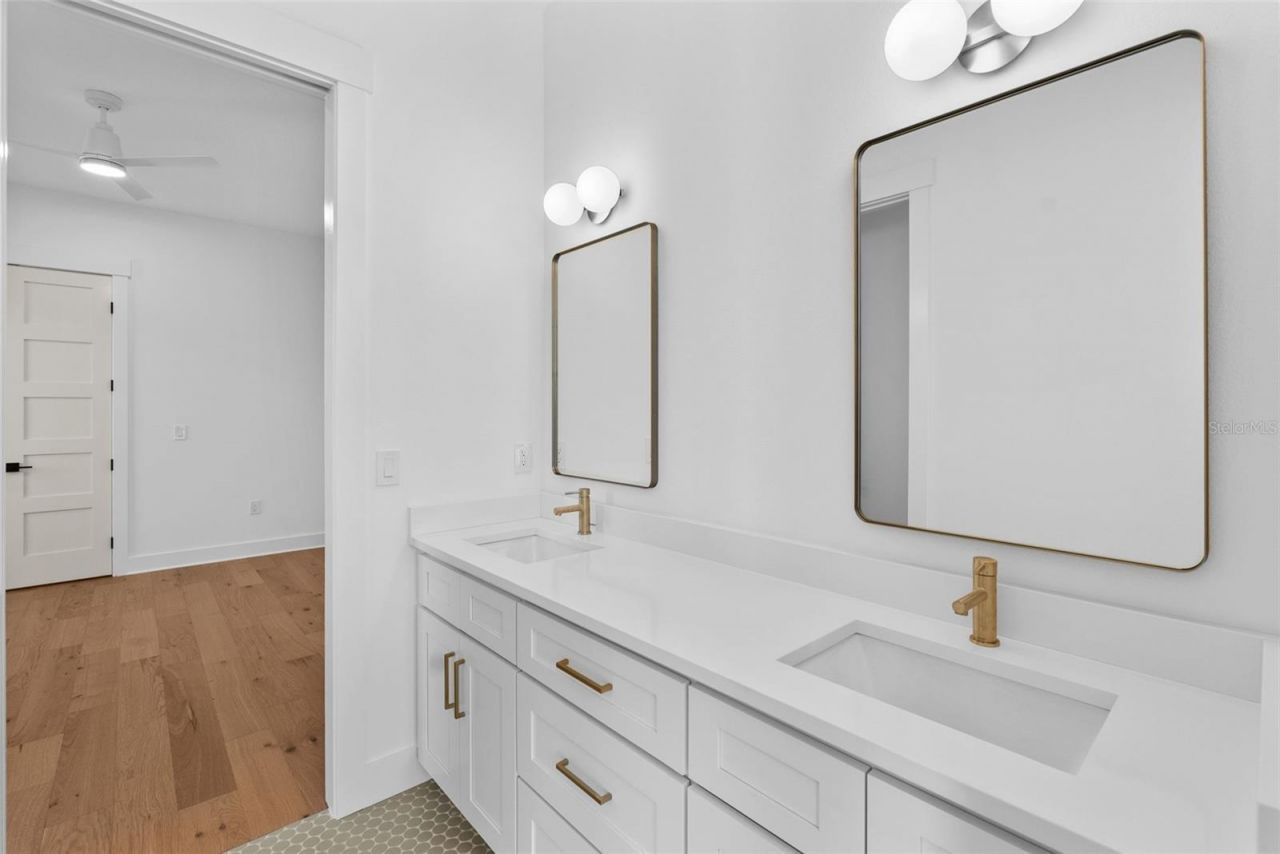 3904 Greenwood Drive, Tampa, FL 33611 Photo