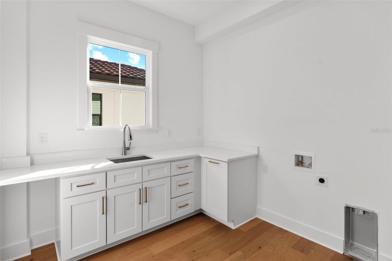 3904 Greenwood Drive, Tampa, FL 33611 Photo