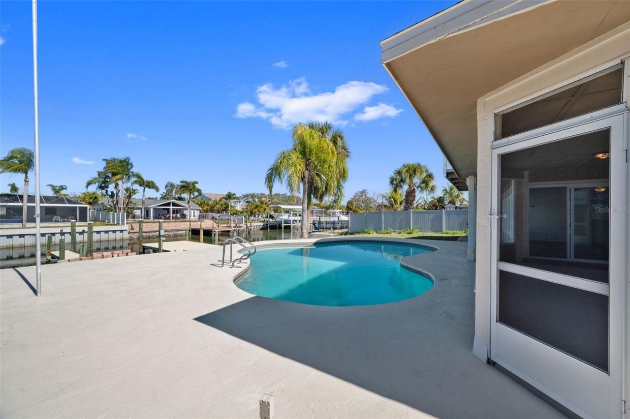 8461 Flagstone Drive, Tampa, FL 33615 Photo