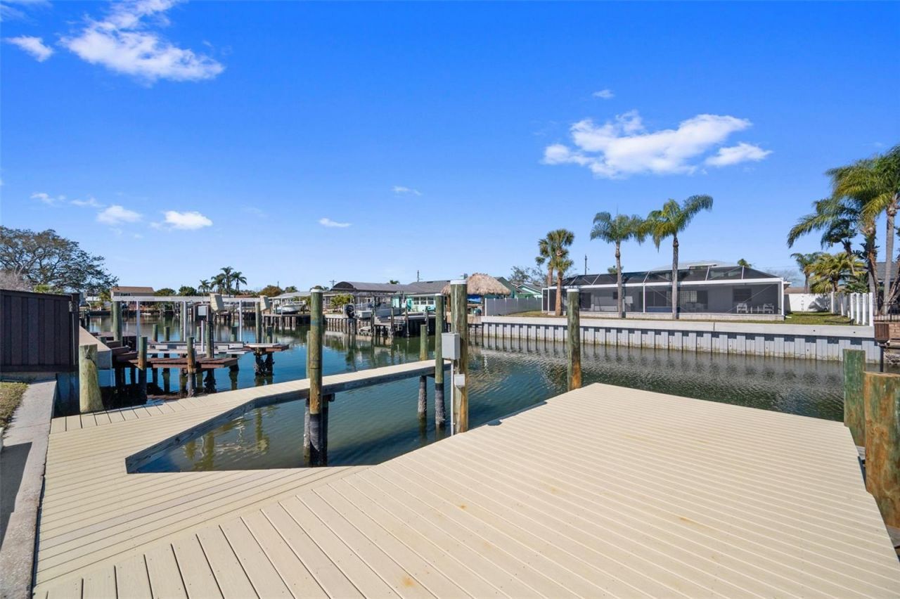 8461 Flagstone Drive, Tampa, FL 33615 Photo