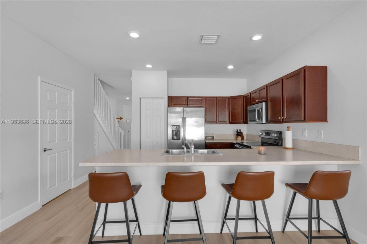 9393 W 33rd Way, Hialeah, FL 33018 Photo