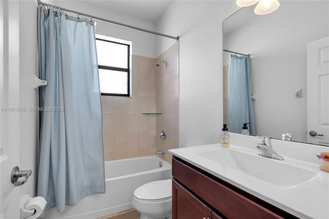 9393 W 33rd Way, Hialeah, FL 33018 Photo