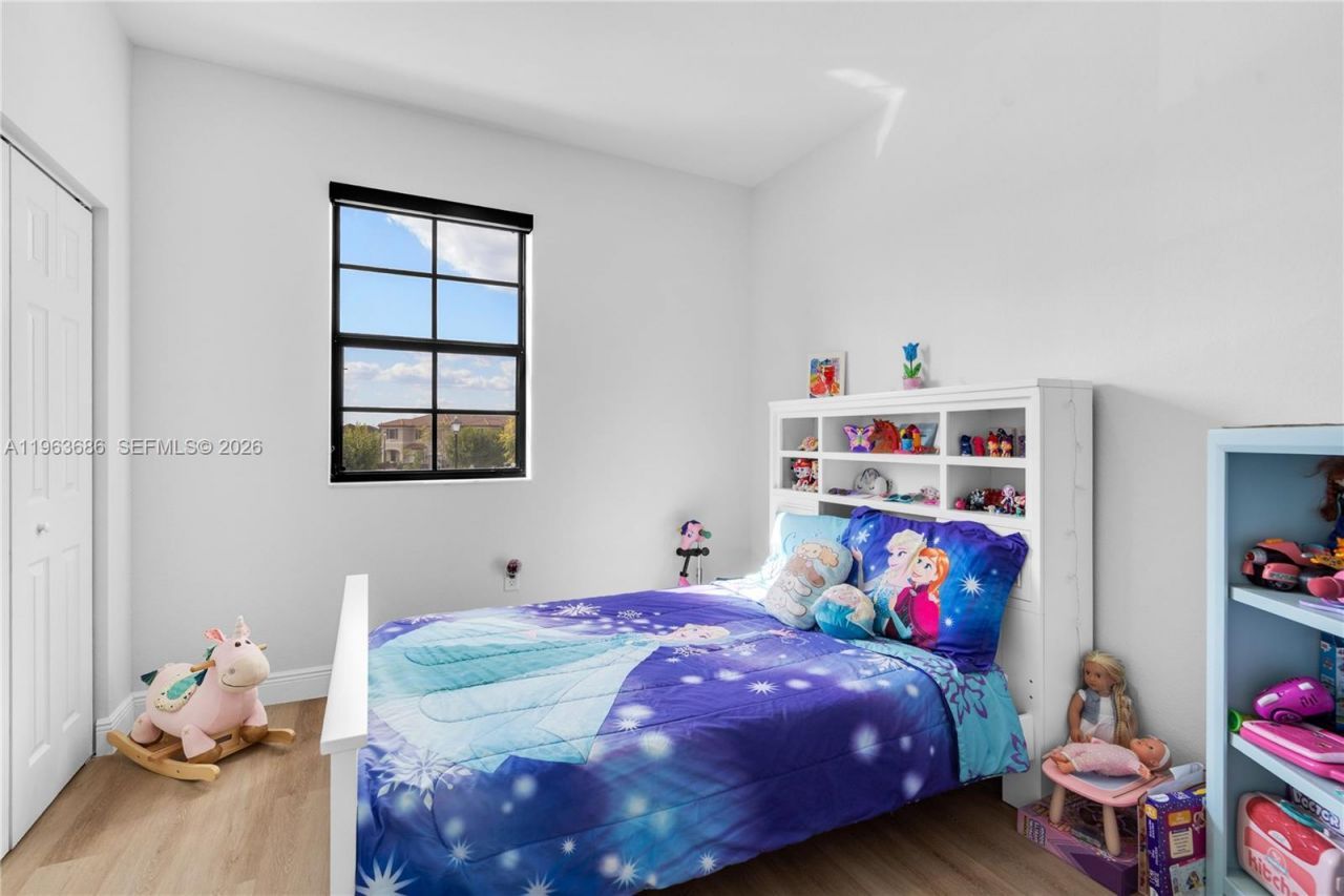 9393 W 33rd Way, Hialeah, FL 33018 Photo