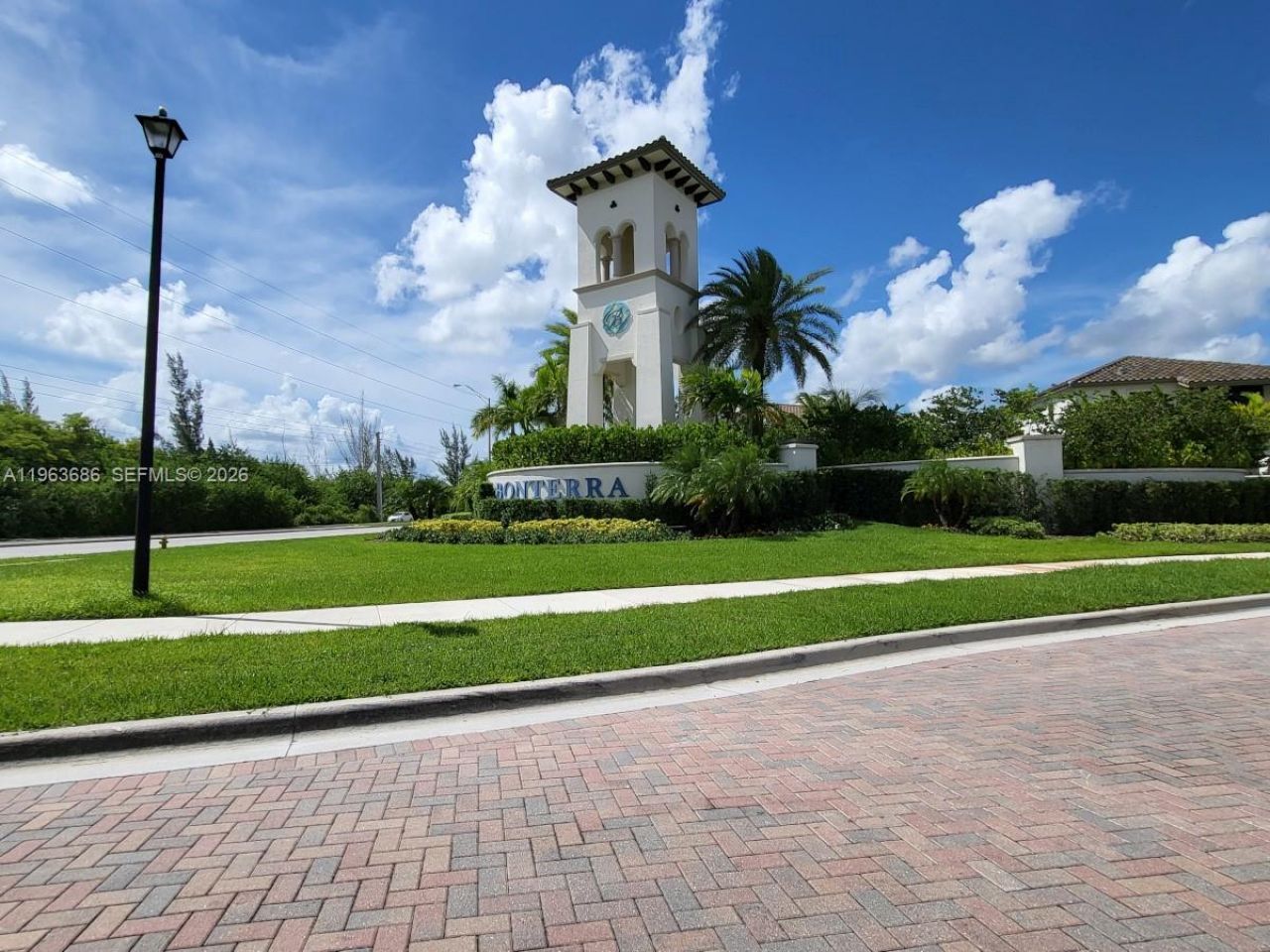 9393 W 33rd Way, Hialeah, FL 33018 Photo