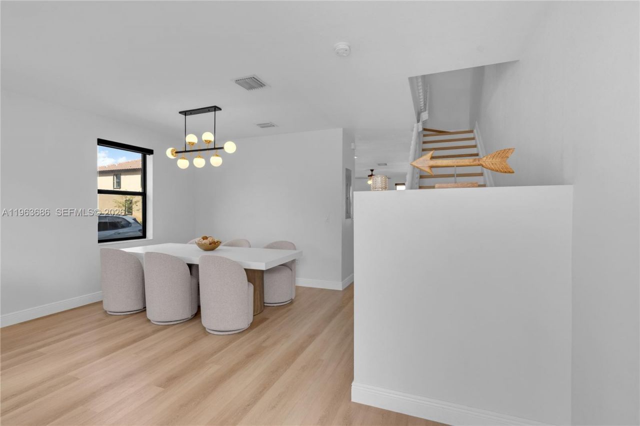 9393 W 33rd Way, Hialeah, FL 33018 Photo