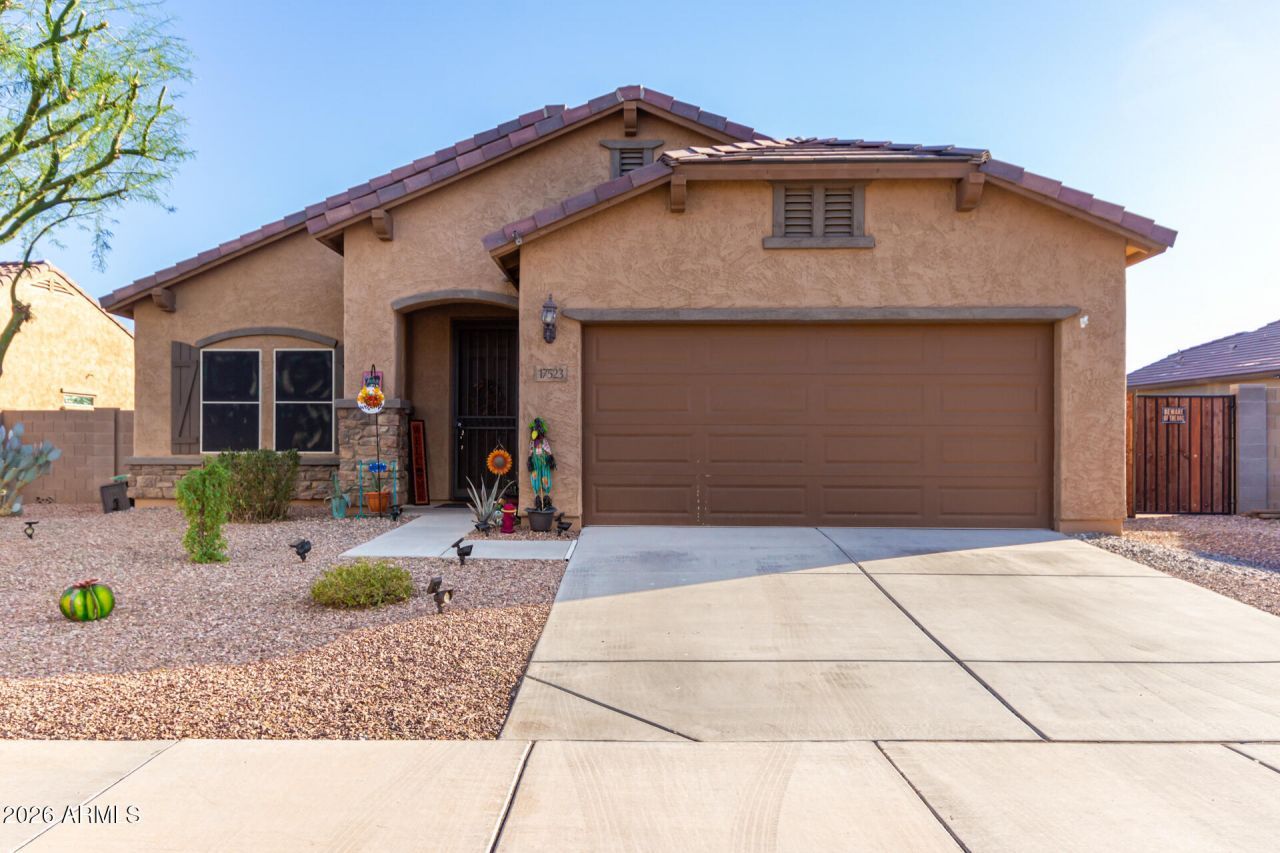 17523 W Fetlock Trail, Surprise, AZ 85387 Main Photo