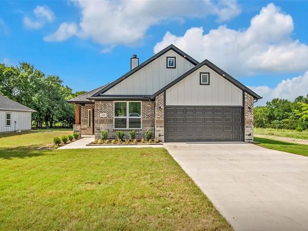 504 E Ball Street, Tom Bean, TX 75489