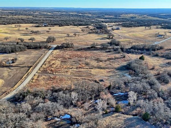 107 W Huron Circle , Nocona, TX 76255