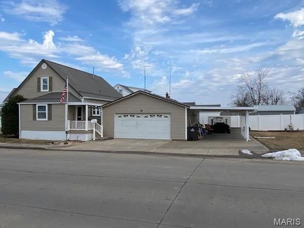 1021 Grand Avenue , Perryville, MO 63775