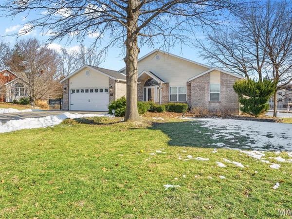608 Sundance Trail, Troy, IL 62294
