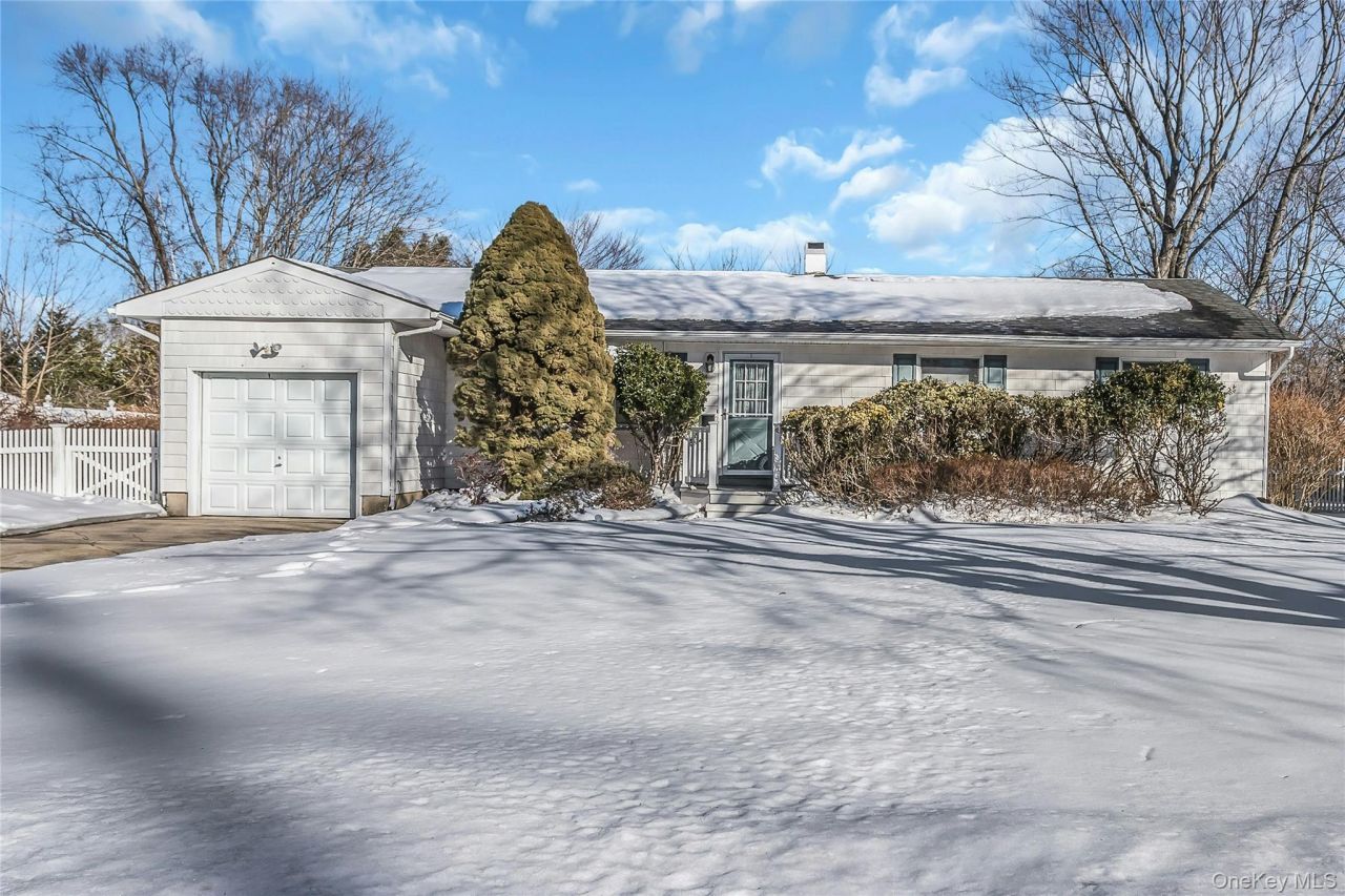 59 Charm City Drive, Port Jefferson Station, NY 11776 Main Photo