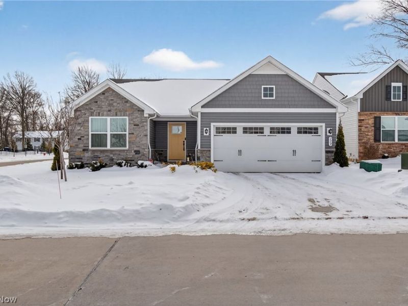 173 Eagle Circle, Amherst, OH 44001 Photo 1