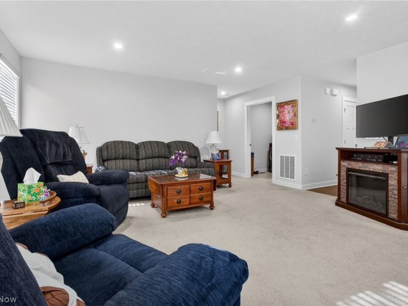 173 Eagle Circle, Amherst, OH 44001 Photo 13