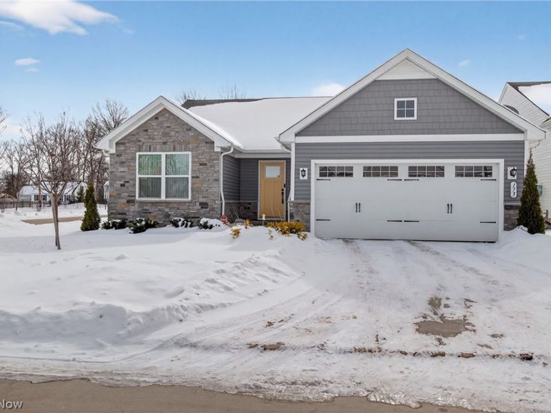 173 Eagle Circle, Amherst, OH 44001 Photo 3