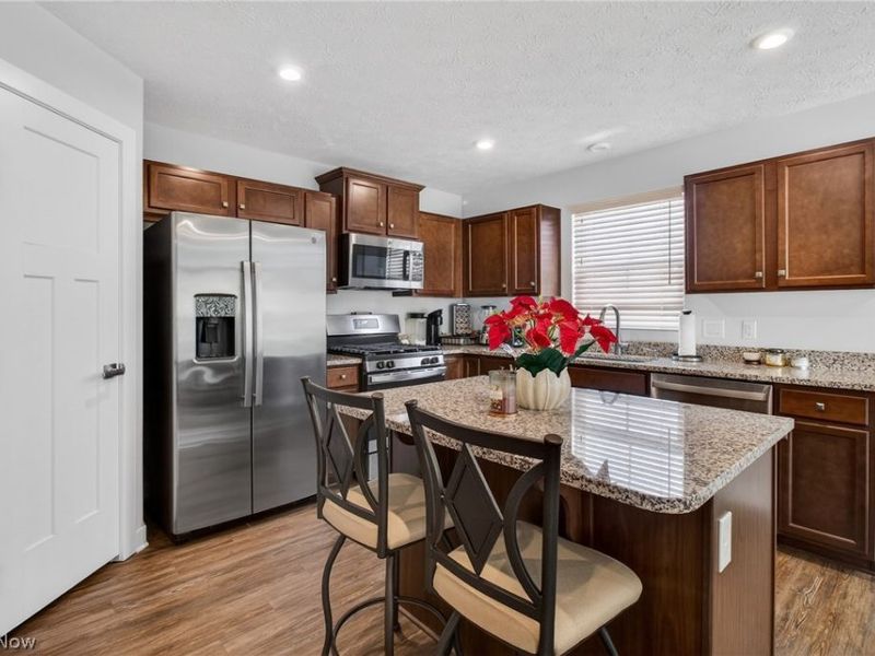 173 Eagle Circle, Amherst, OH 44001 Photo 7