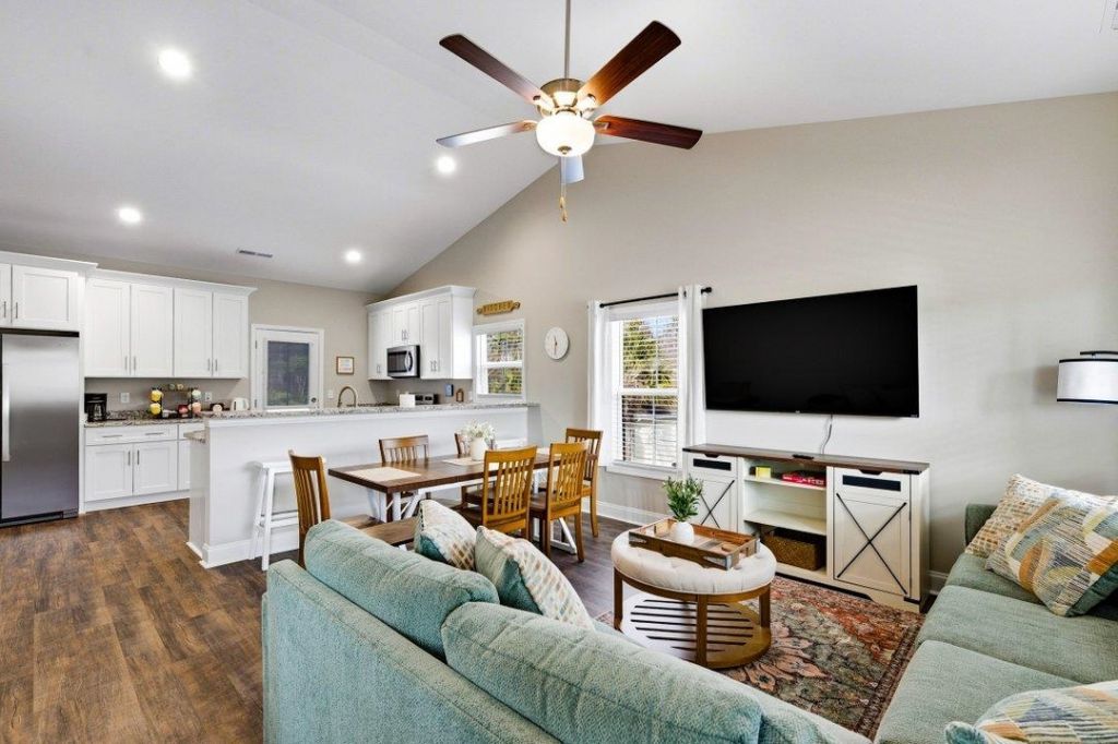 3566 Steamer Trace Rd. Photo 10