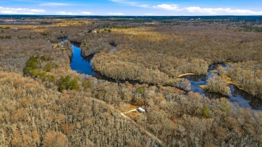 3566 Steamer Trace Rd. Photo 8