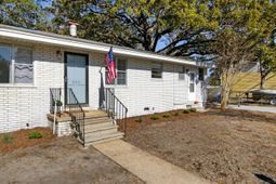 822 Rogers Lane photo 4