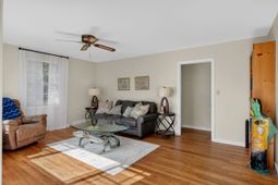 822 Rogers Lane photo 4