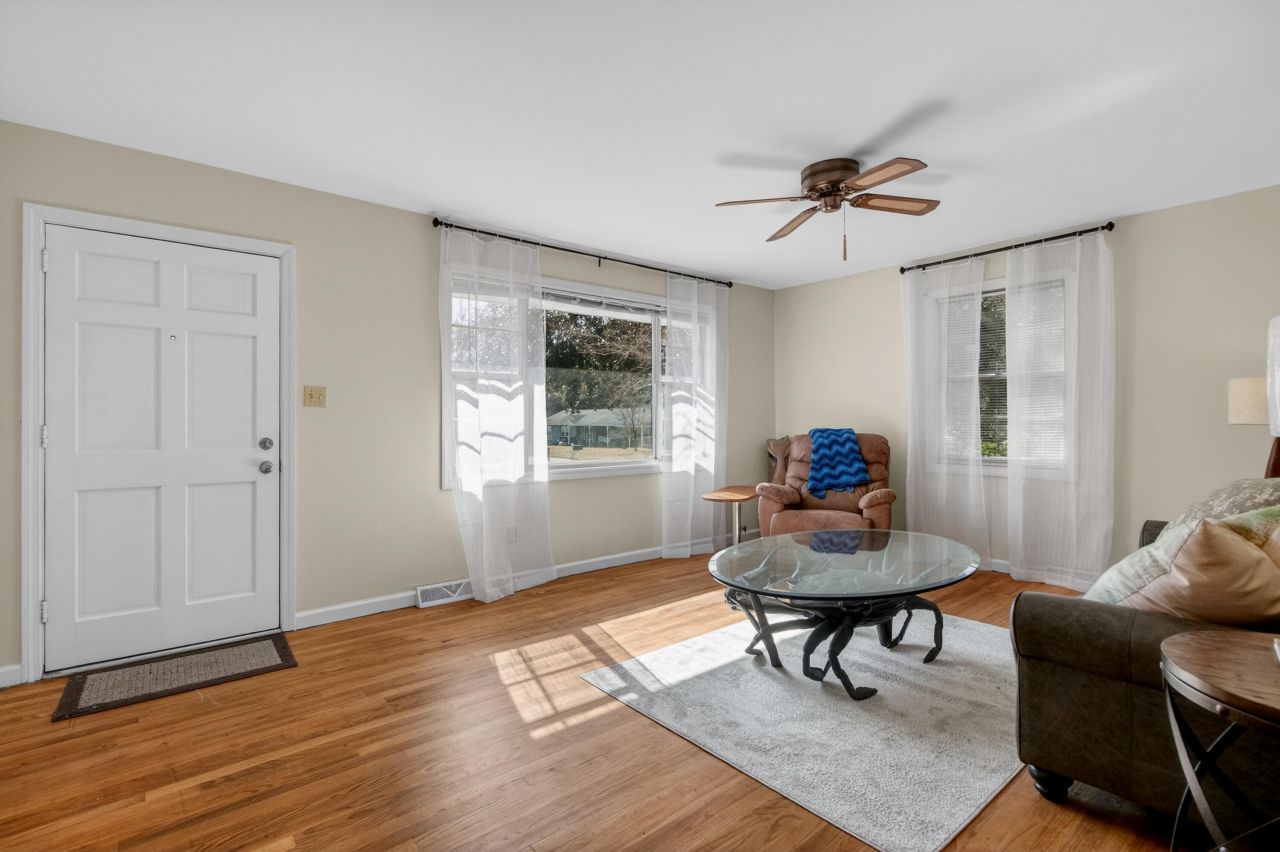 822 Rogers Lane Photo 6