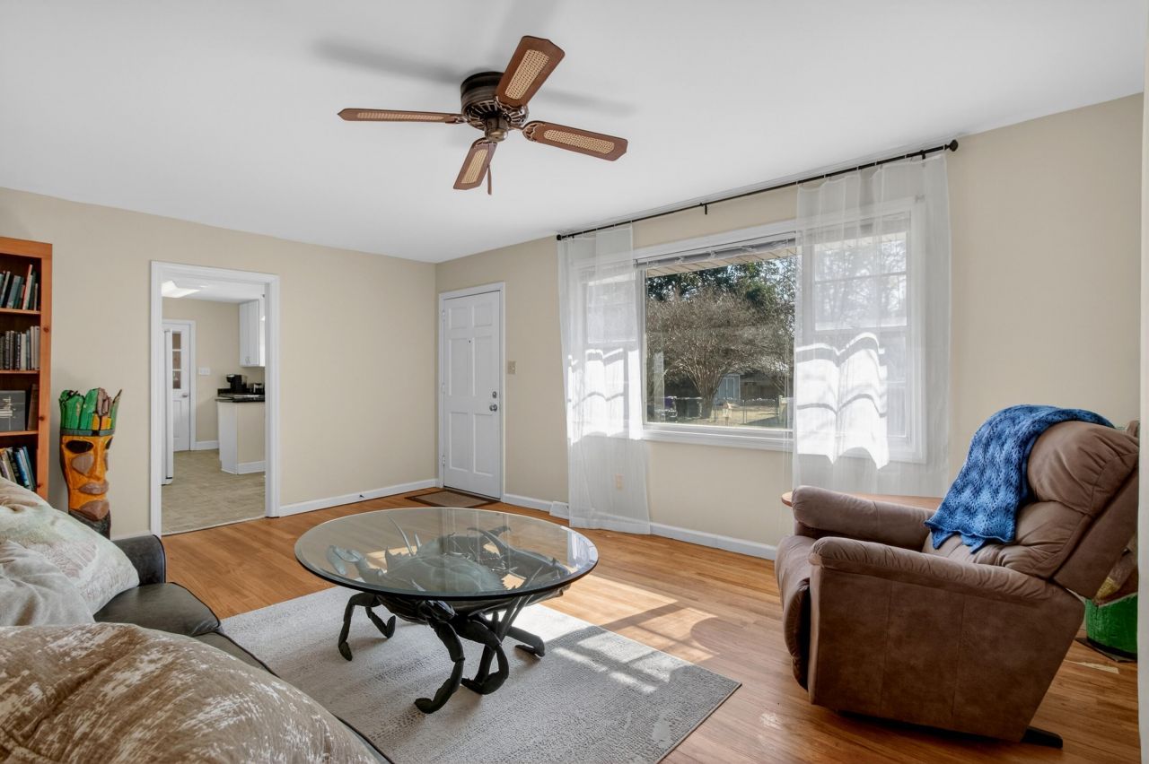 822 Rogers Lane Photo 8