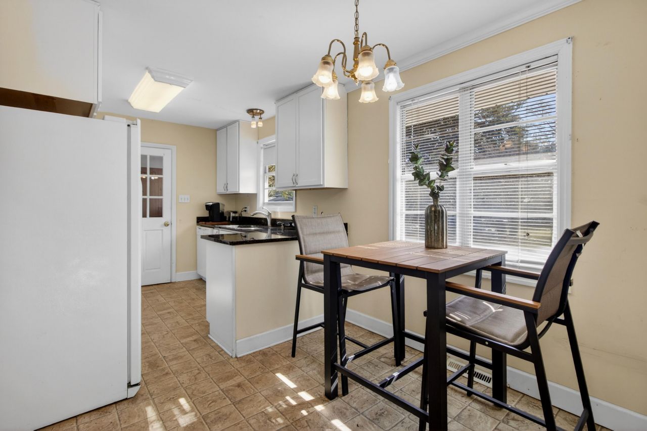 822 Rogers Lane Photo 9