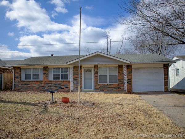 1405 N Lang Street , Claremore, OK 74017