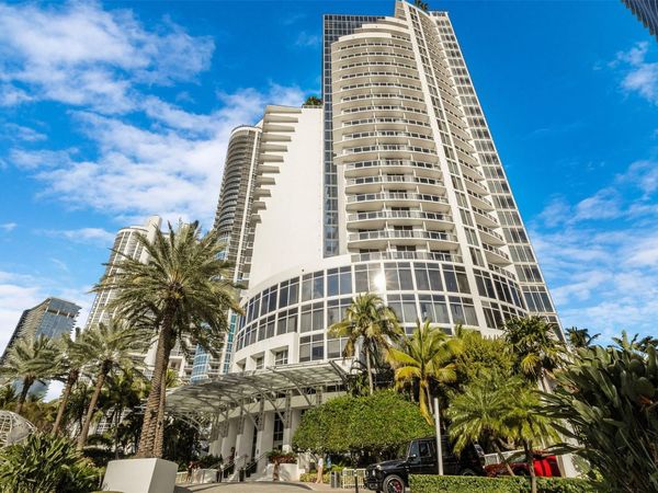 18001 Collins Ave, Unit 2615, North Miami Beach, FL 33160