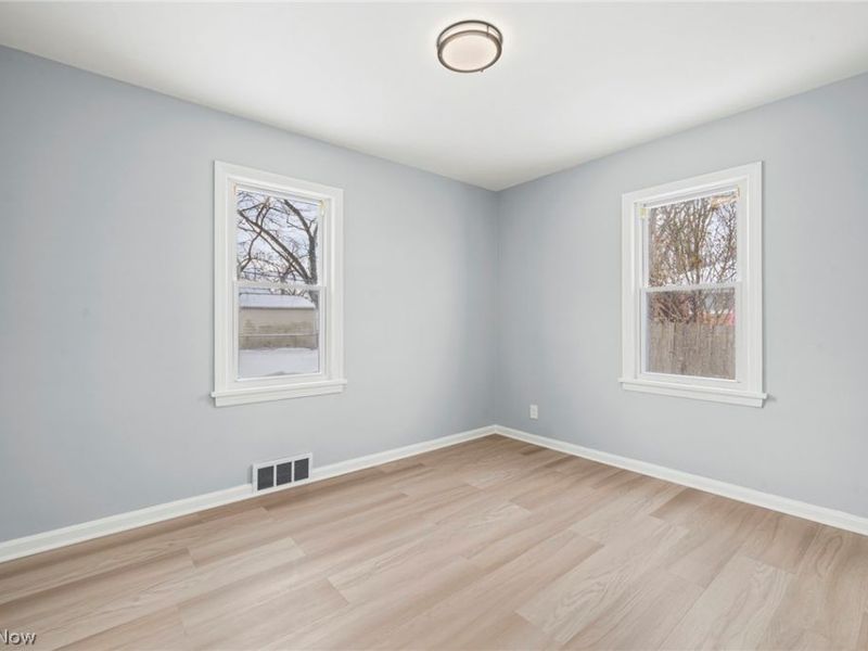 19608 Kings Highway, Warrensville Heights, OH 44122 Photo 14