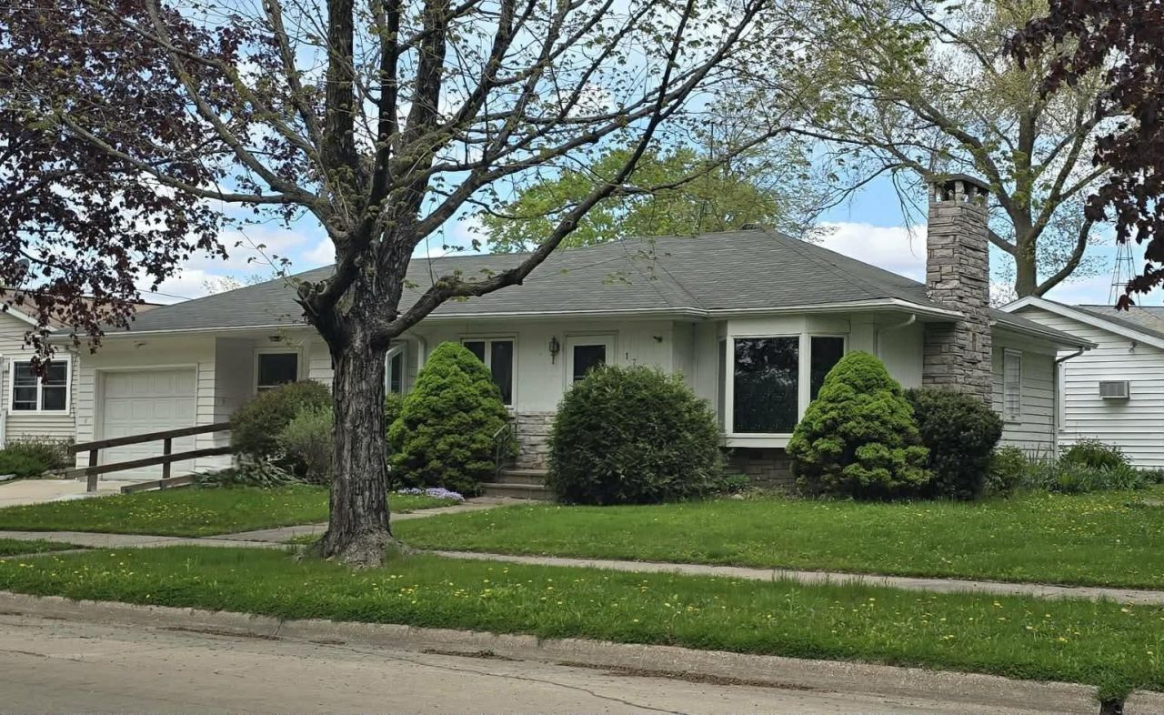 1705 Owen Street, Charles City, IA 50616 Main Photo