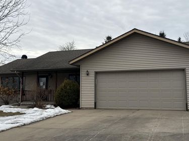 28 Mitchell Drive, Faribault, MN 55021