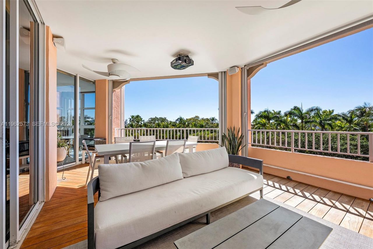 747 Crandon Blvd, Unit 409, Key Biscayne, FL 33149 Photo