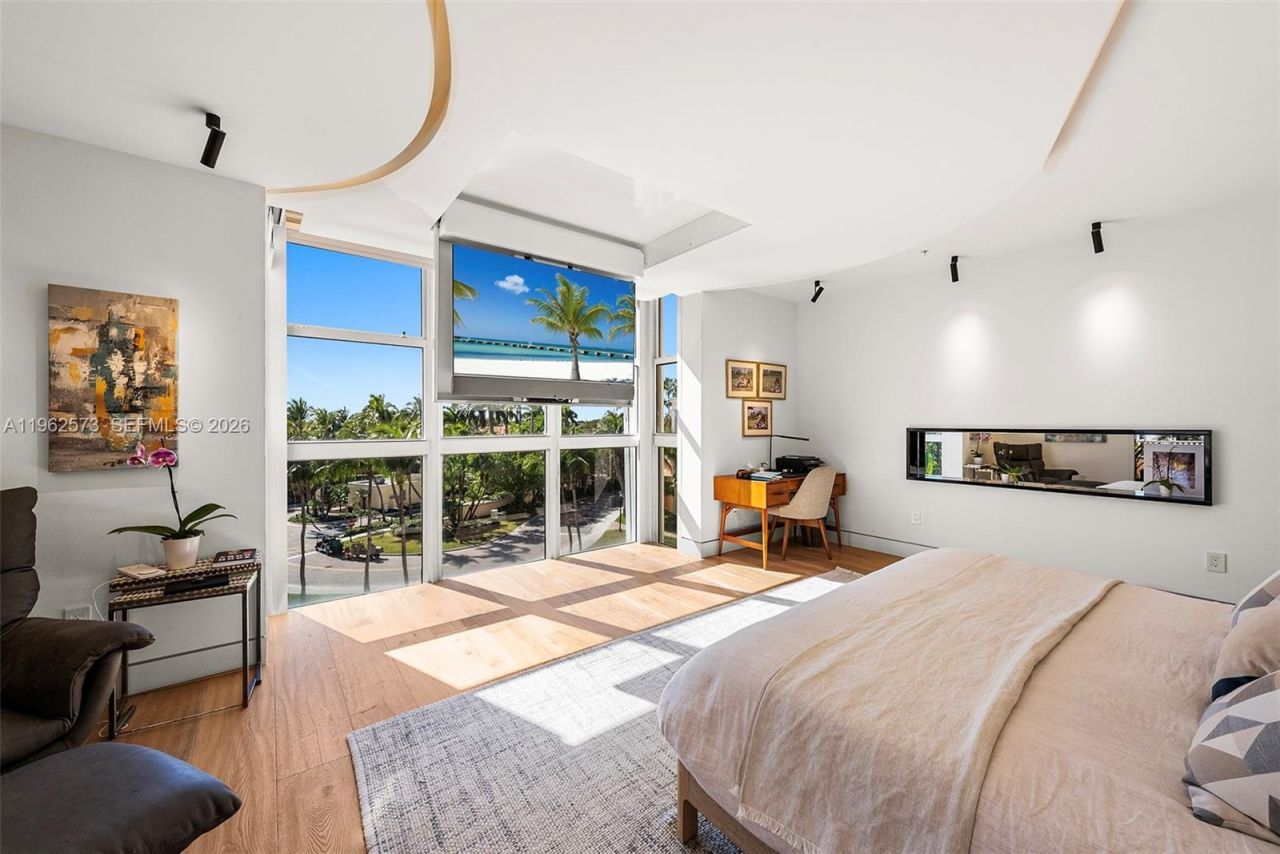 747 Crandon Blvd, Unit 409, Key Biscayne, FL 33149 Photo