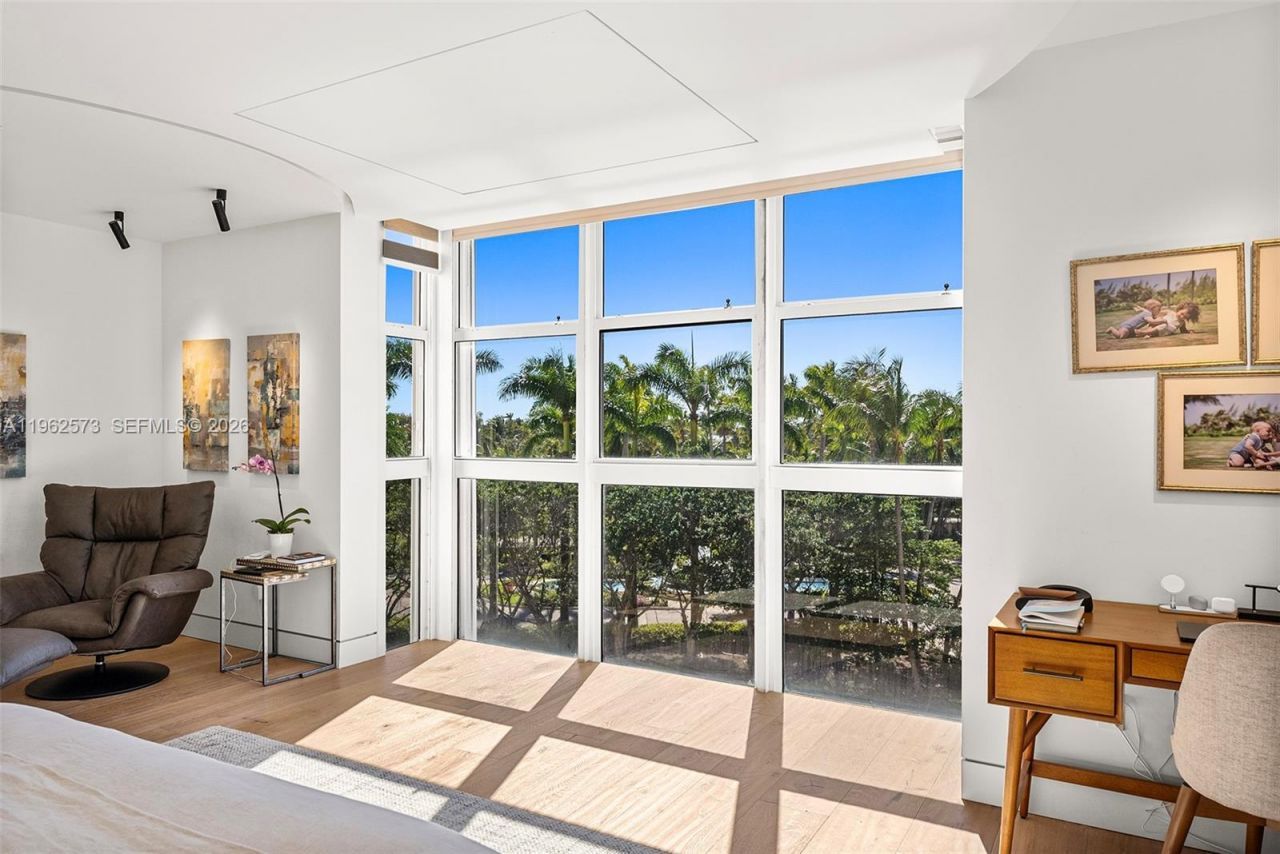 747 Crandon Blvd, Unit 409, Key Biscayne, FL 33149 Photo