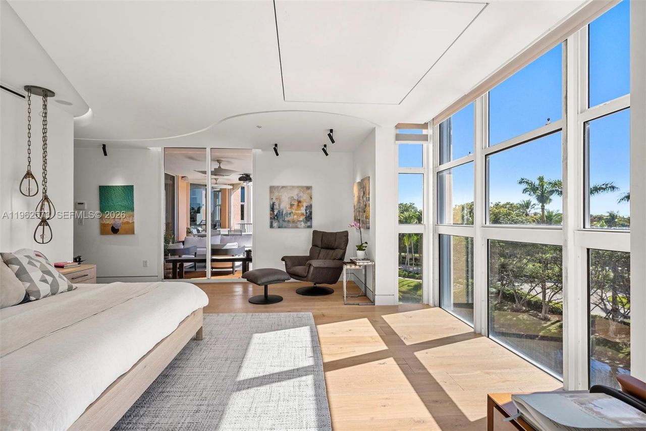 747 Crandon Blvd, Unit 409, Key Biscayne, FL 33149 Photo