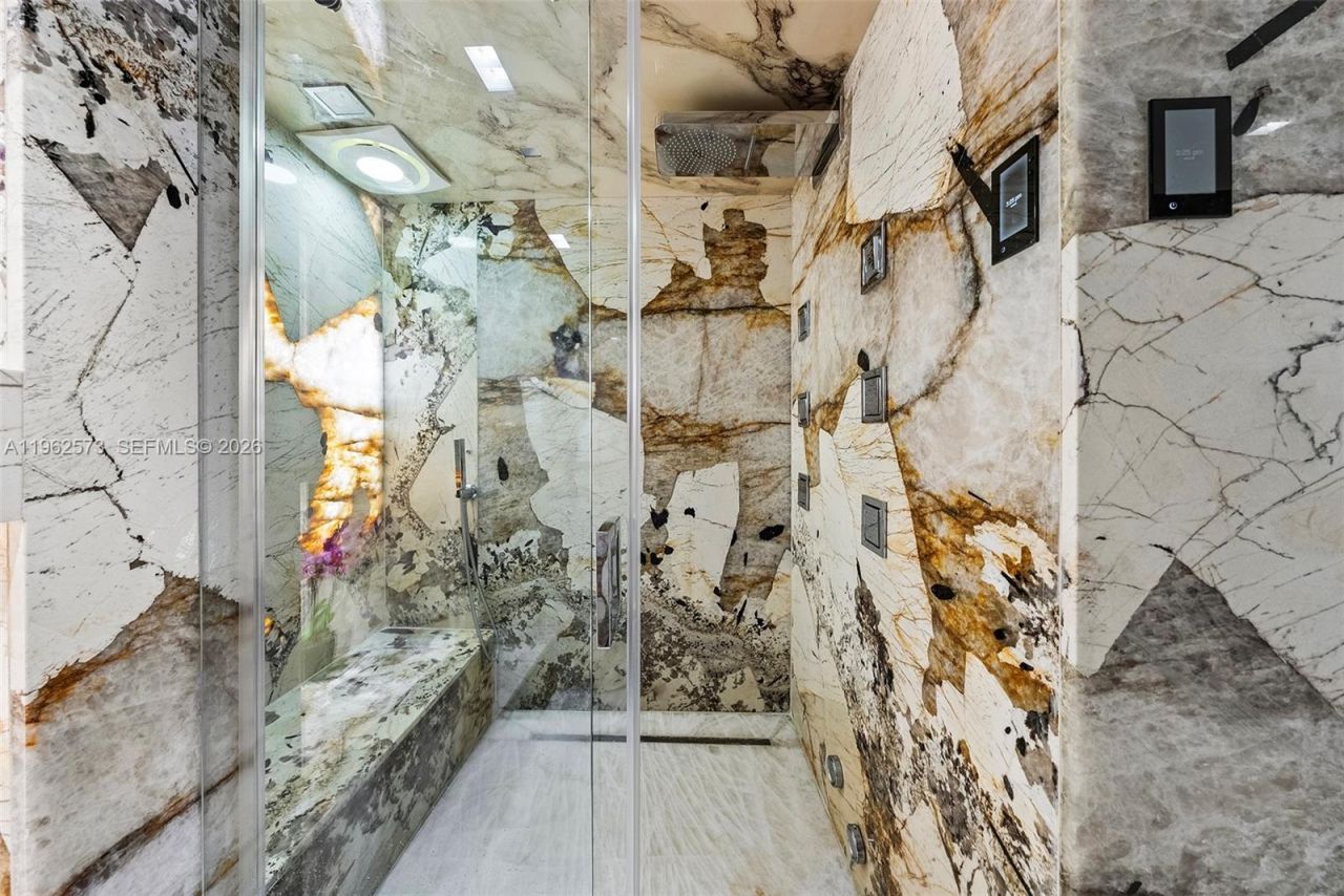 747 Crandon Blvd, Unit 409, Key Biscayne, FL 33149 Photo