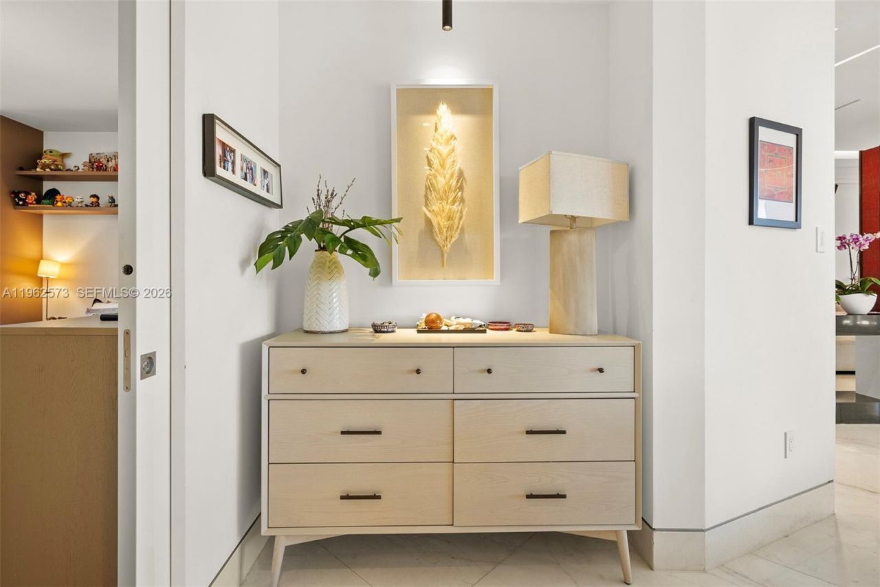 747 Crandon Blvd, Unit 409, Key Biscayne, FL 33149 Photo