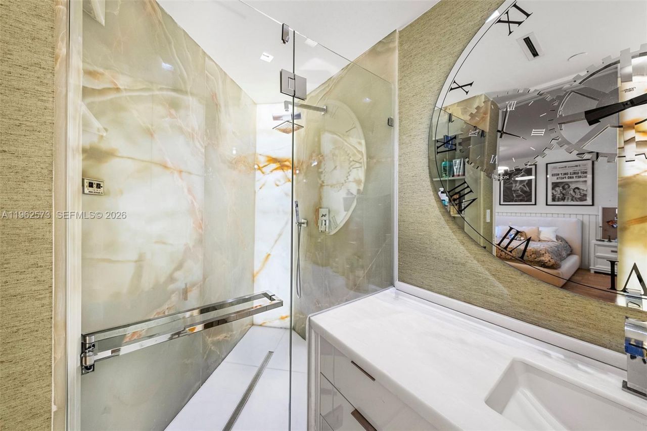 747 Crandon Blvd, Unit 409, Key Biscayne, FL 33149 Photo