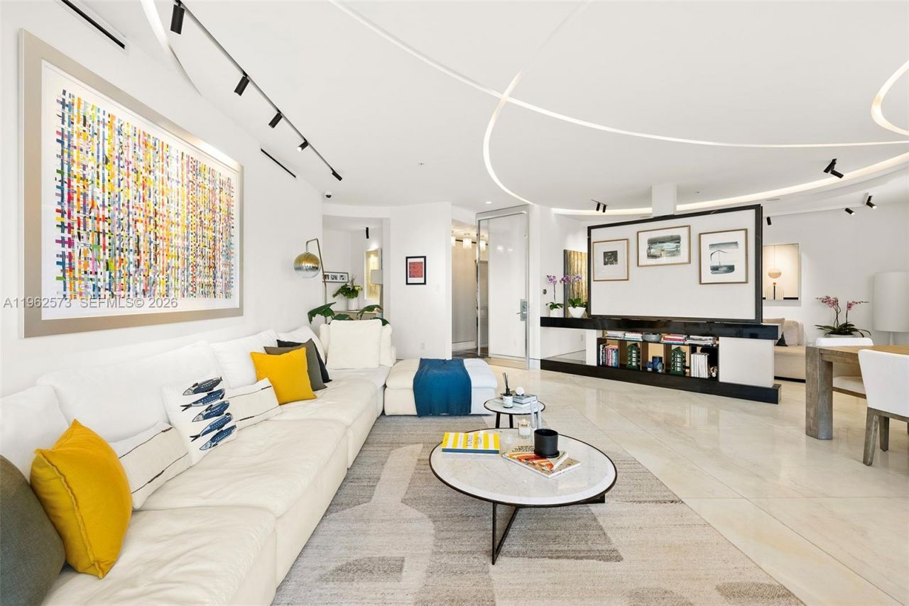 747 Crandon Blvd, Unit 409, Key Biscayne, FL 33149 Photo