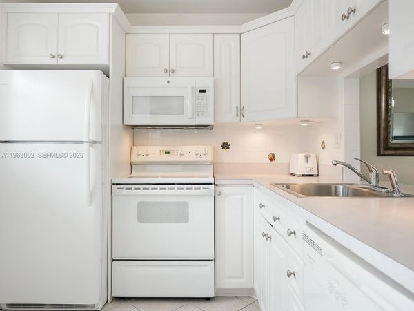 4805 NW 35th St , Unit 506, Lauderdale Lakes, FL 33319