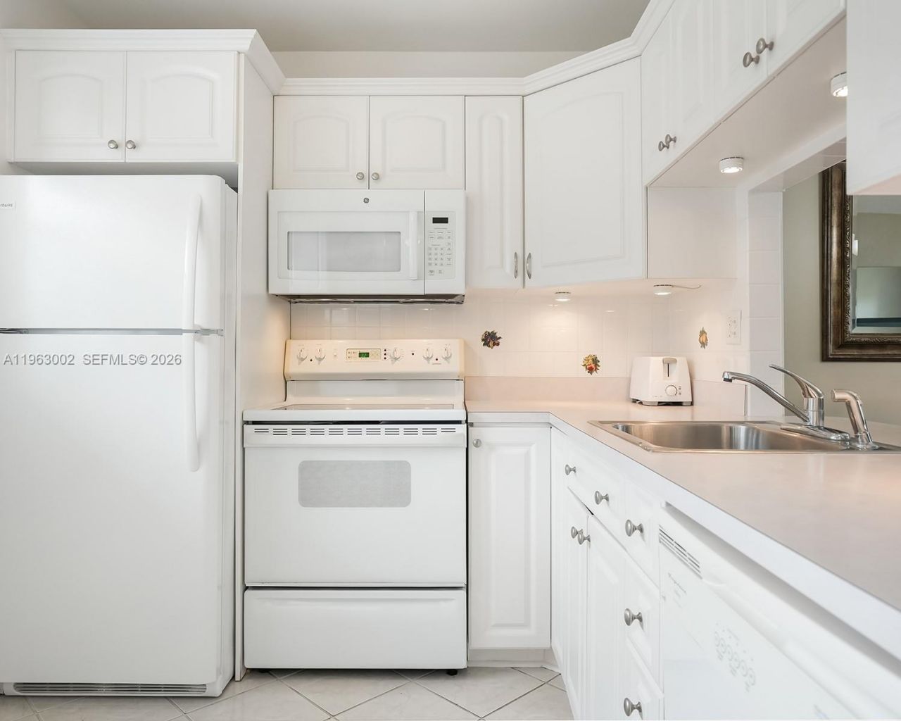 4805 NW 35th St , Unit 506, Lauderdale Lakes, FL 33319 Photo