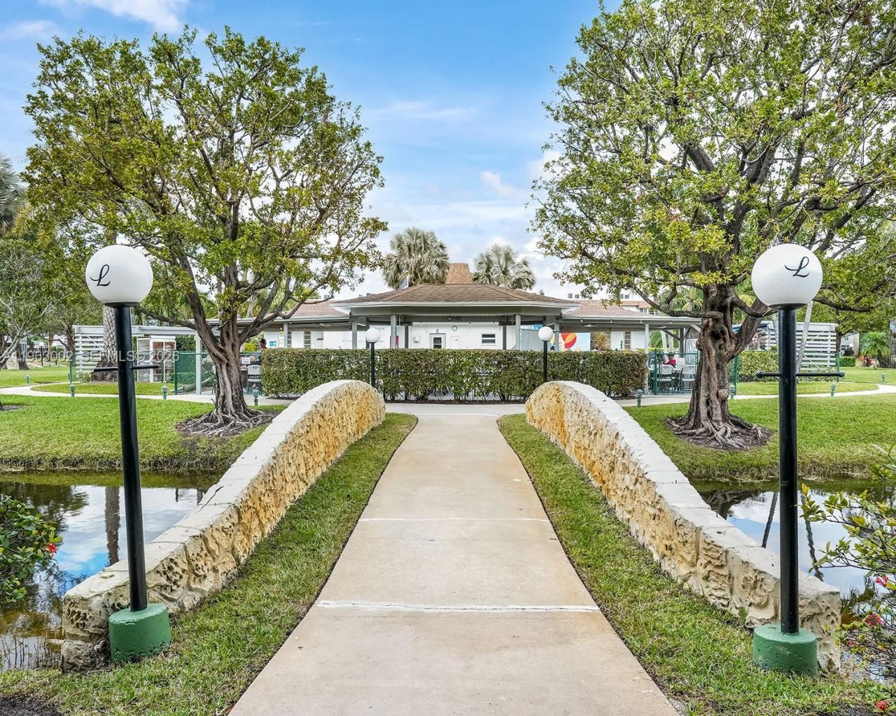4805 NW 35th St, Unit 506, Lauderdale Lakes, FL 33319 Photo