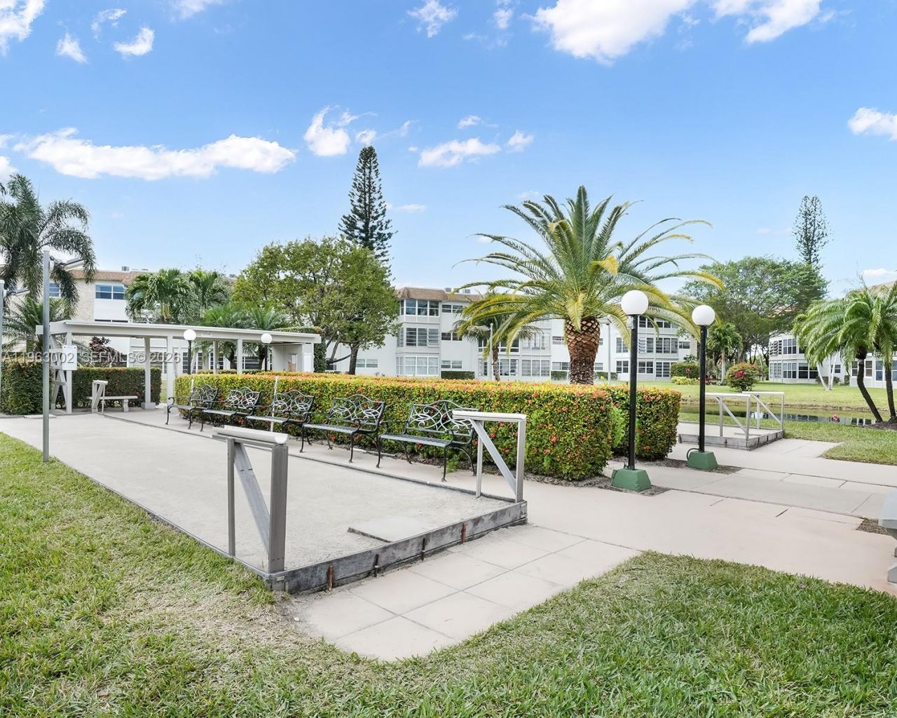 4805 NW 35th St, Unit 506, Lauderdale Lakes, FL 33319 Photo