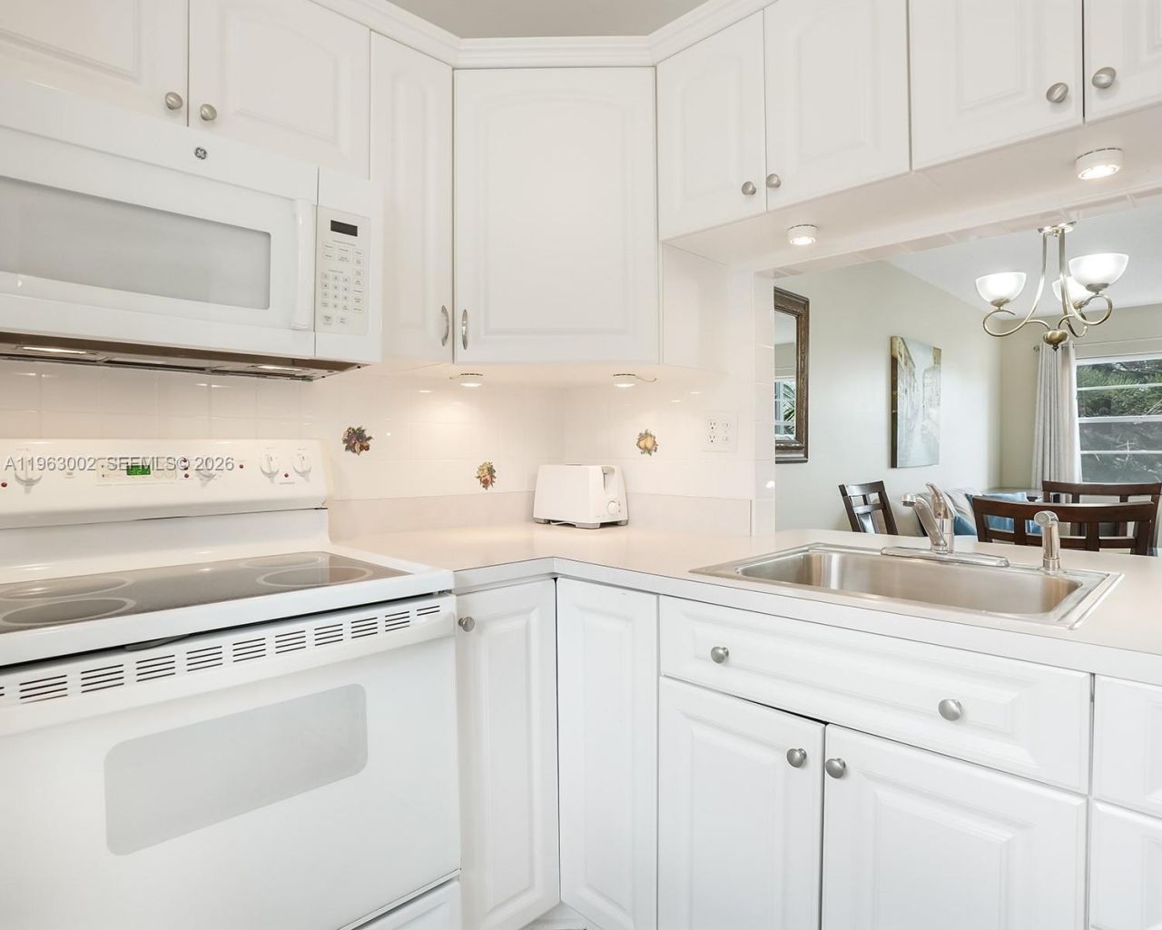 4805 NW 35th St, Unit 506, Lauderdale Lakes, FL 33319 Photo