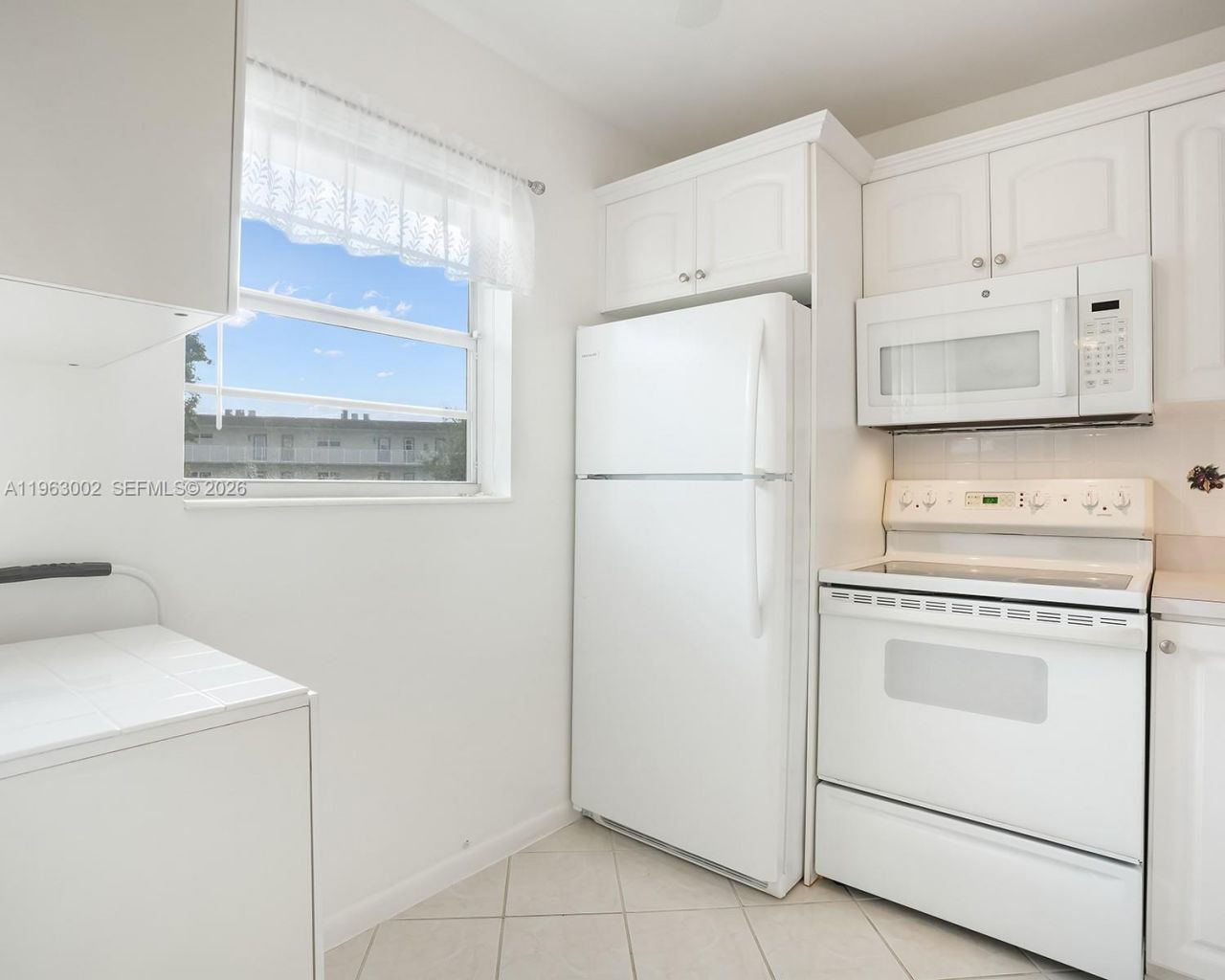 4805 NW 35th St, Unit 506, Lauderdale Lakes, FL 33319 Photo