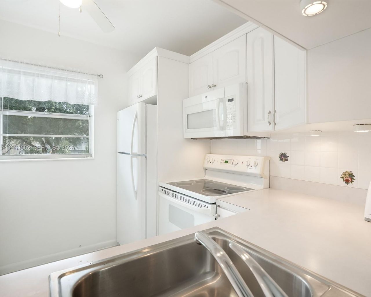 4805 NW 35th St, Unit 506, Lauderdale Lakes, FL 33319 Photo